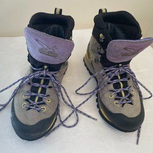 Salewa Rapace GTX Hiking Boots Size 6.5, 37
